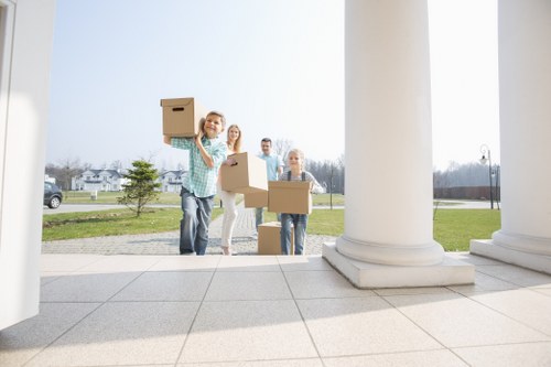 Flexible furniture storage service in Stpancras for moving and renovations