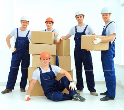 Careful packing and protection for apartment items during a Stpancras flat move